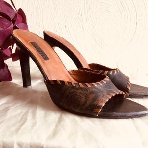 SCHUTZ Lizzy Mules/Slides w/Floral Detail sz 37